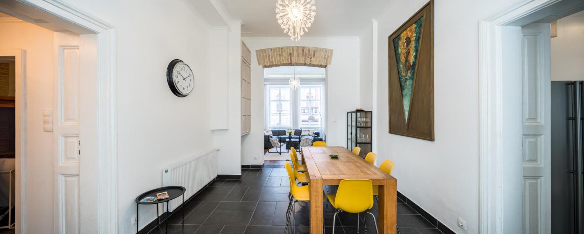 4br Artdeco Elegance With Sauna By Newave Apartment