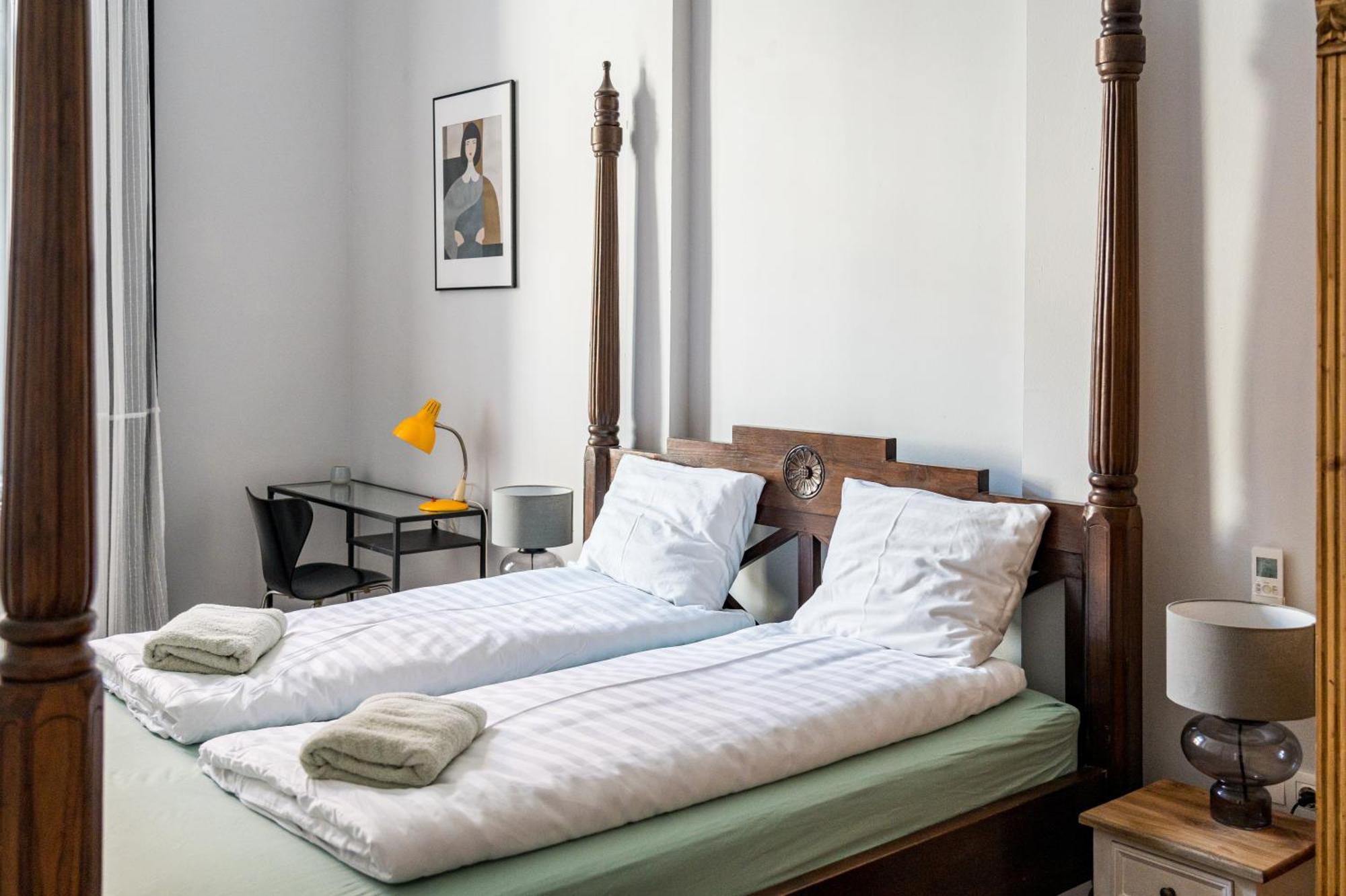 Apartment 4br Artdeco Elegance With Sauna By Newave Budapest