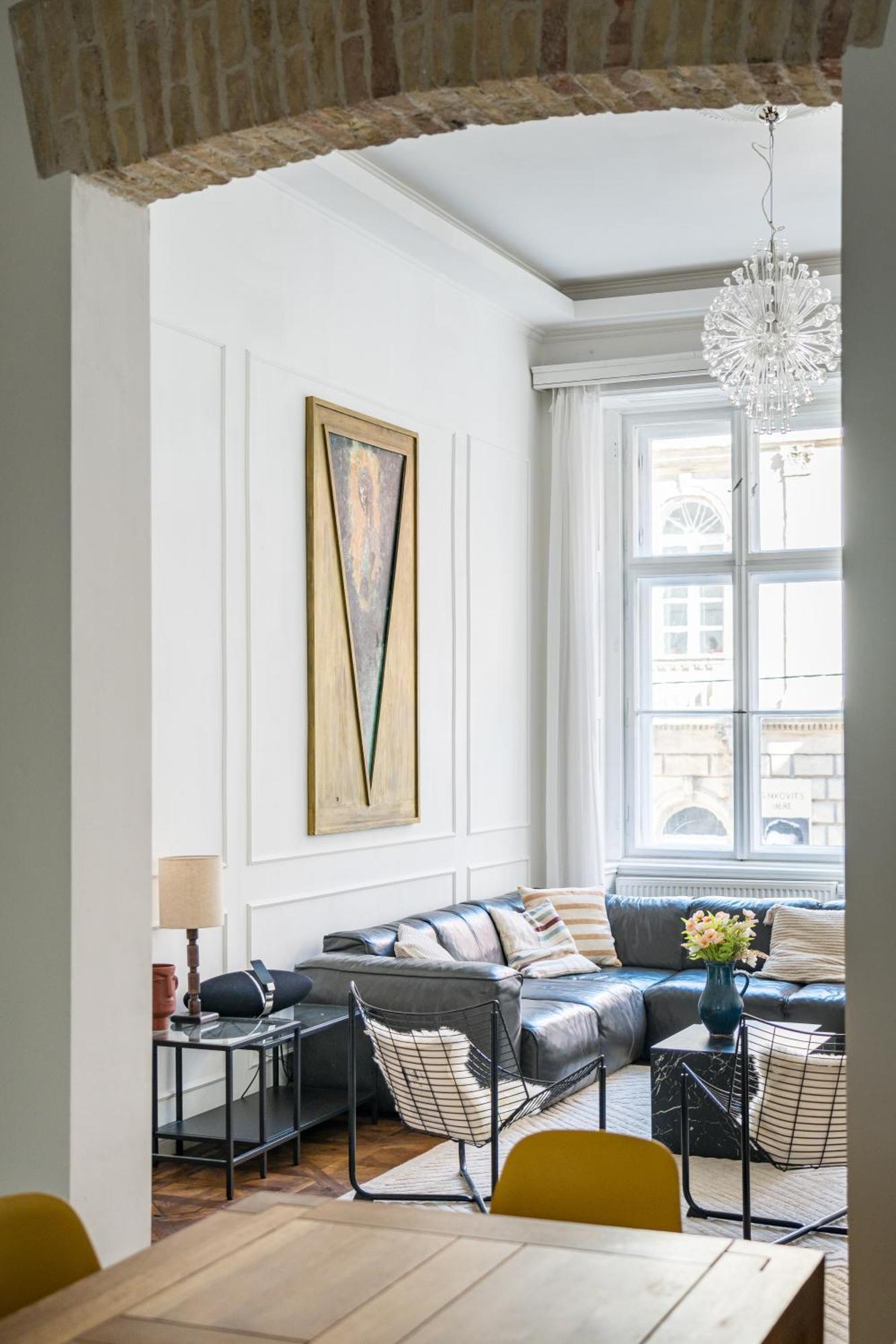4br Artdeco Elegance With Sauna By Newave Apartment