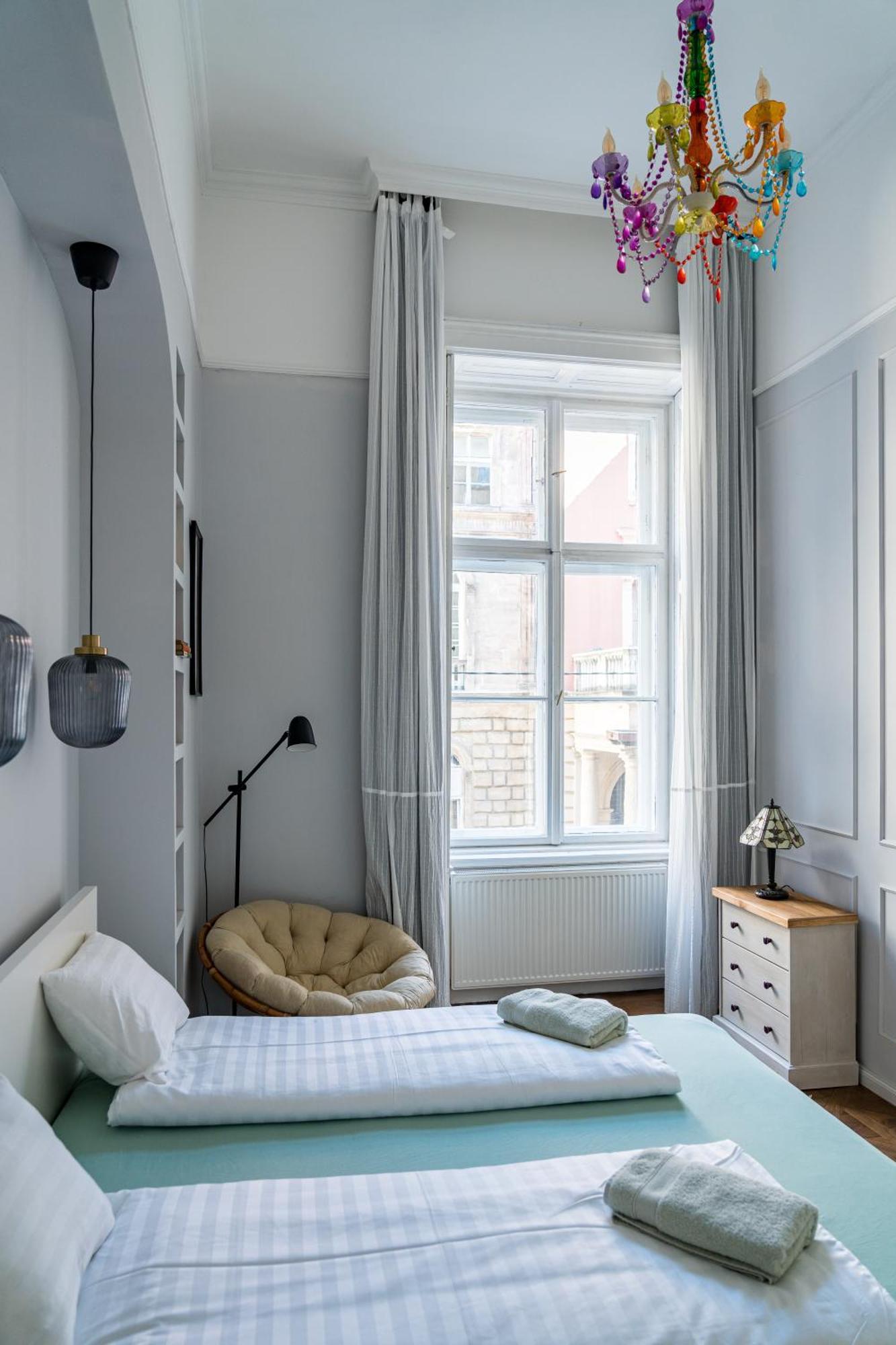 4br Artdeco Elegance With Sauna By Newave Apartment Budapest