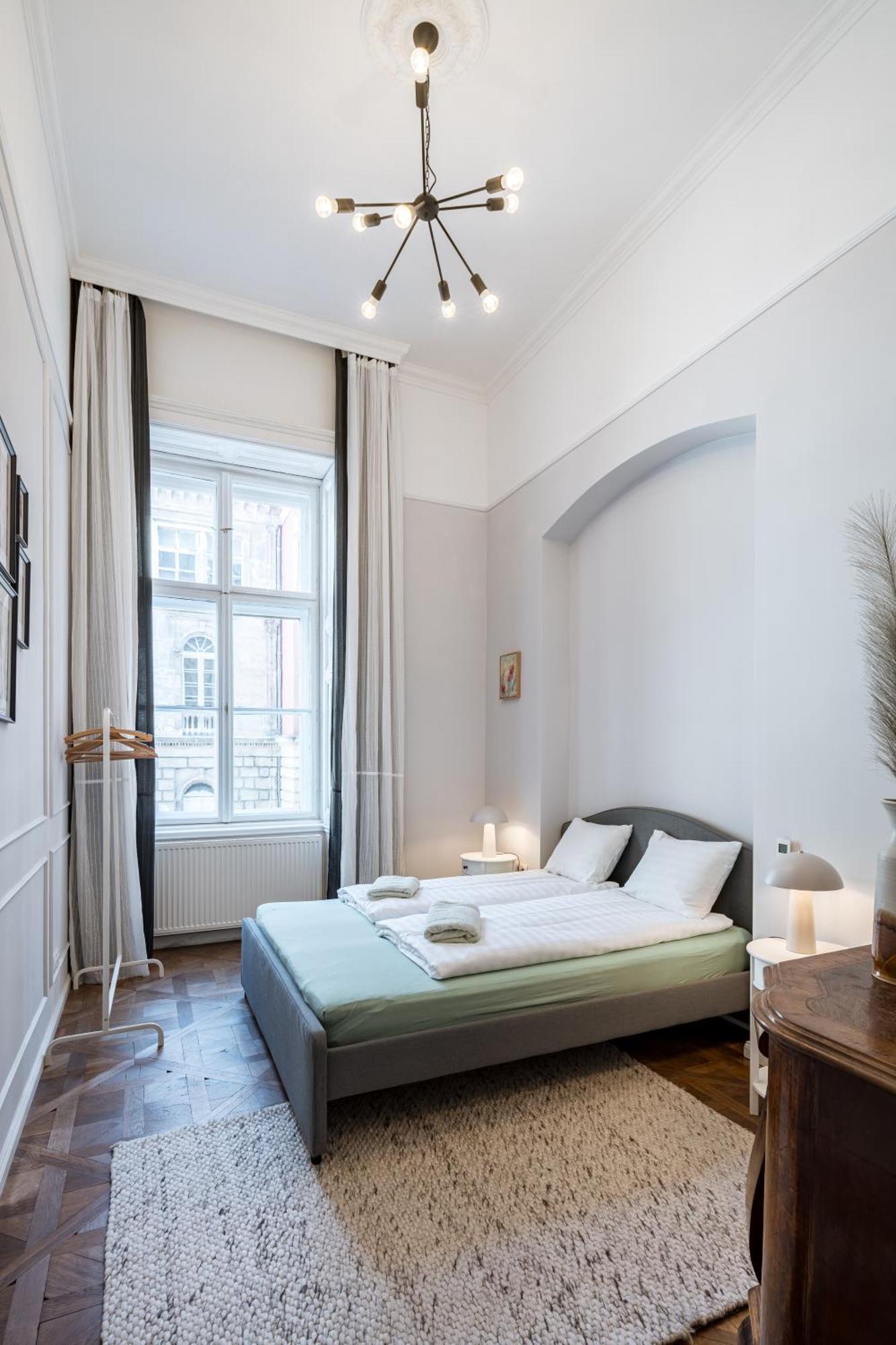 4br Artdeco Elegance With Sauna By Newave Apartment Budapest