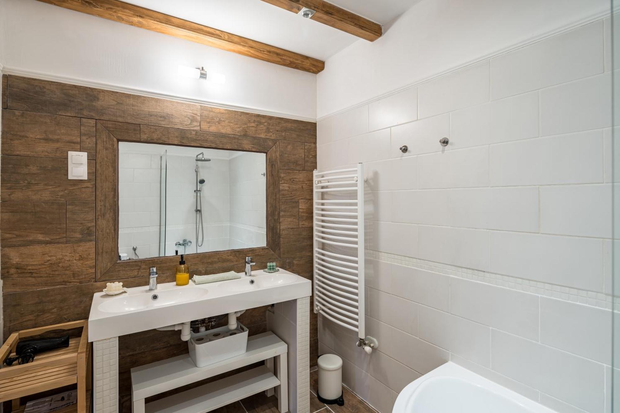 4br Artdeco Elegance With Sauna By Newave