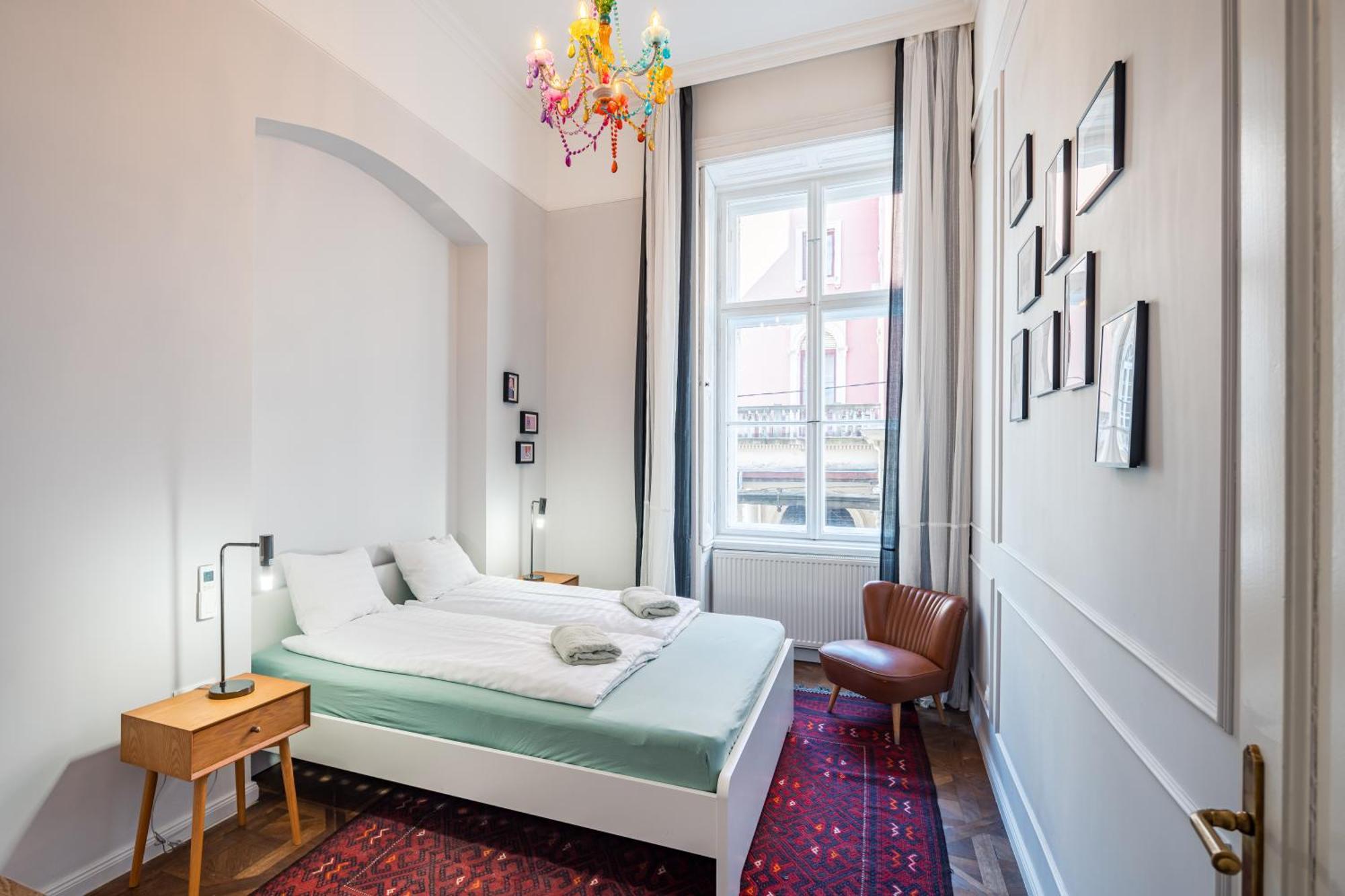 4br Artdeco Elegance With Sauna By Newave Apartment