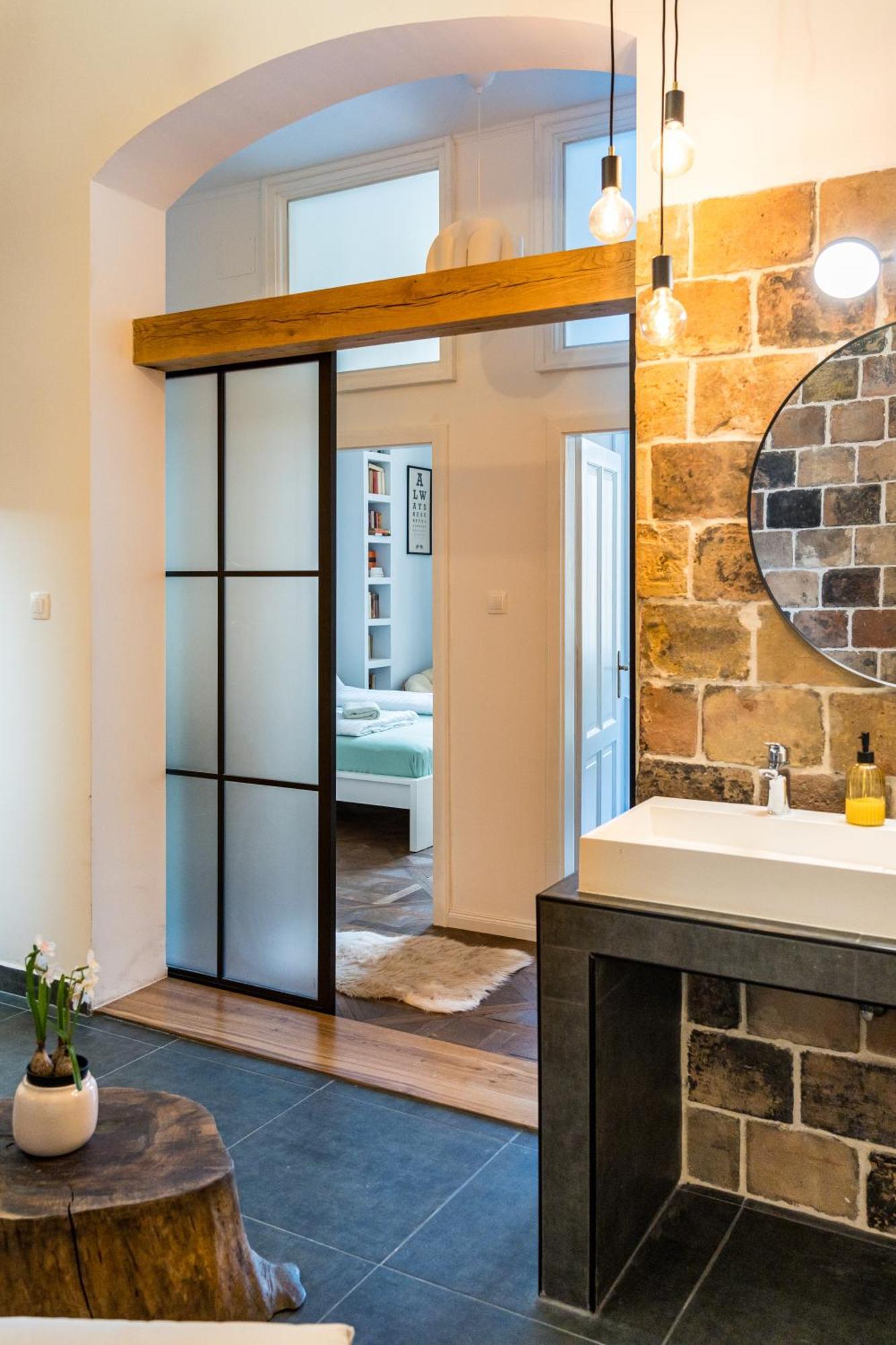Apartment 4br Artdeco Elegance With Sauna By Newave