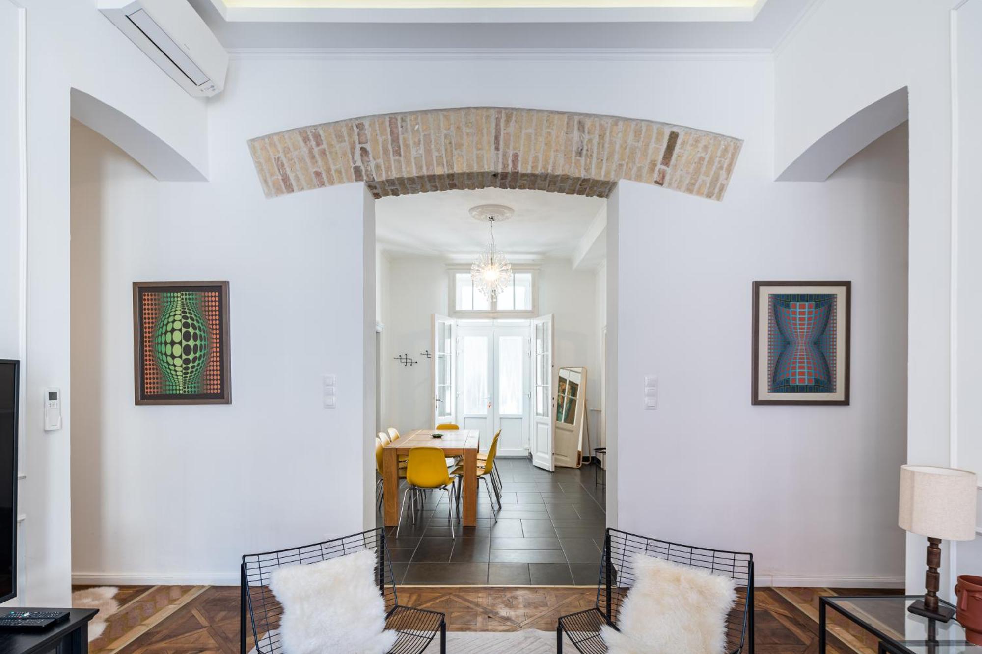 Apartment 4br Artdeco Elegance With Sauna By Newave Budapest
